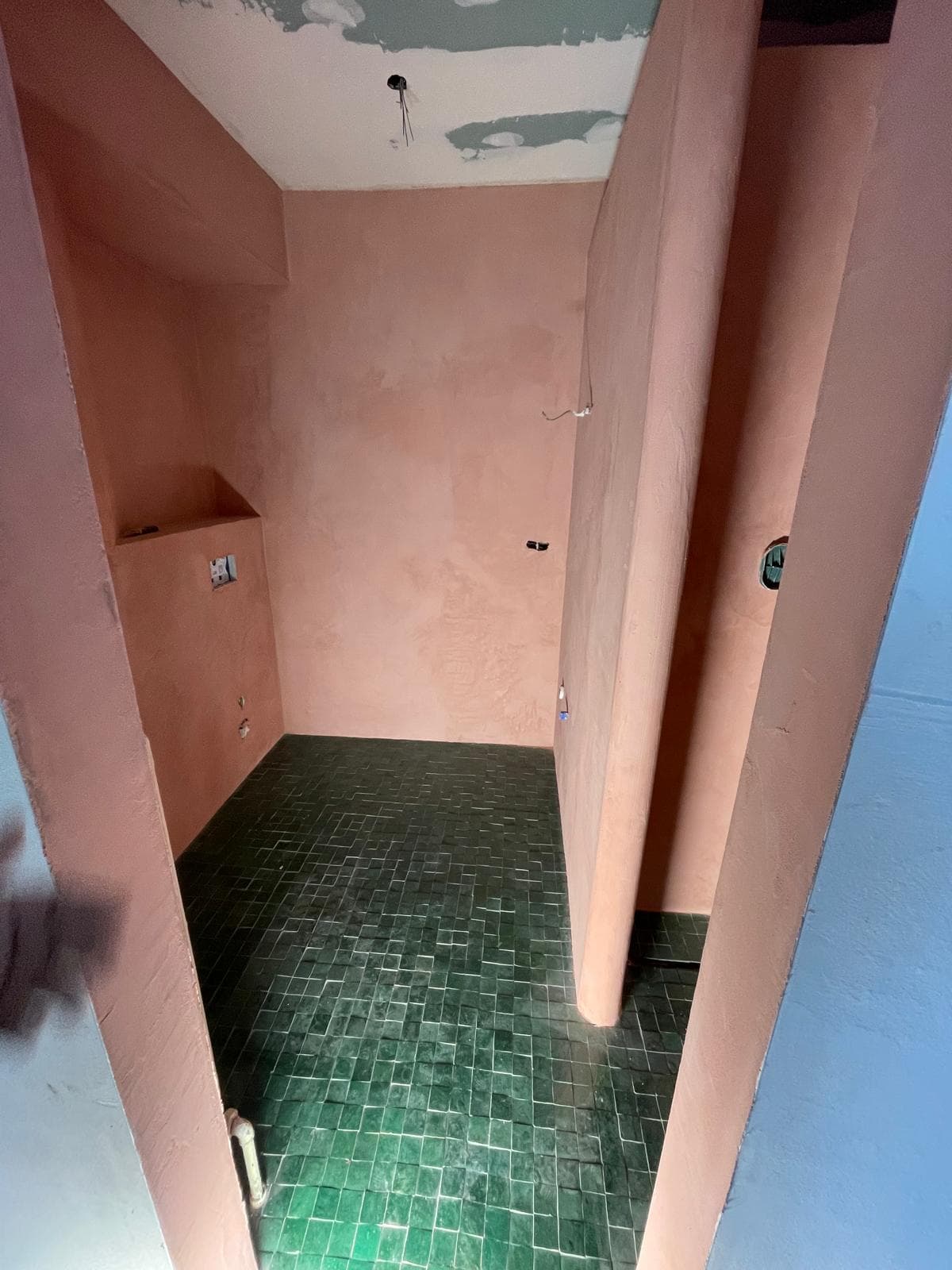 Pleisterwerk en glad stucwerk