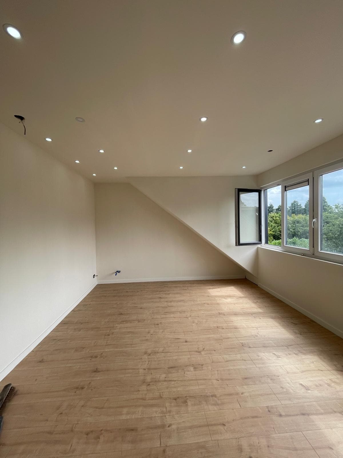 Elektriciteit bij zolderrenovatie: wat met de AREI-keuring?