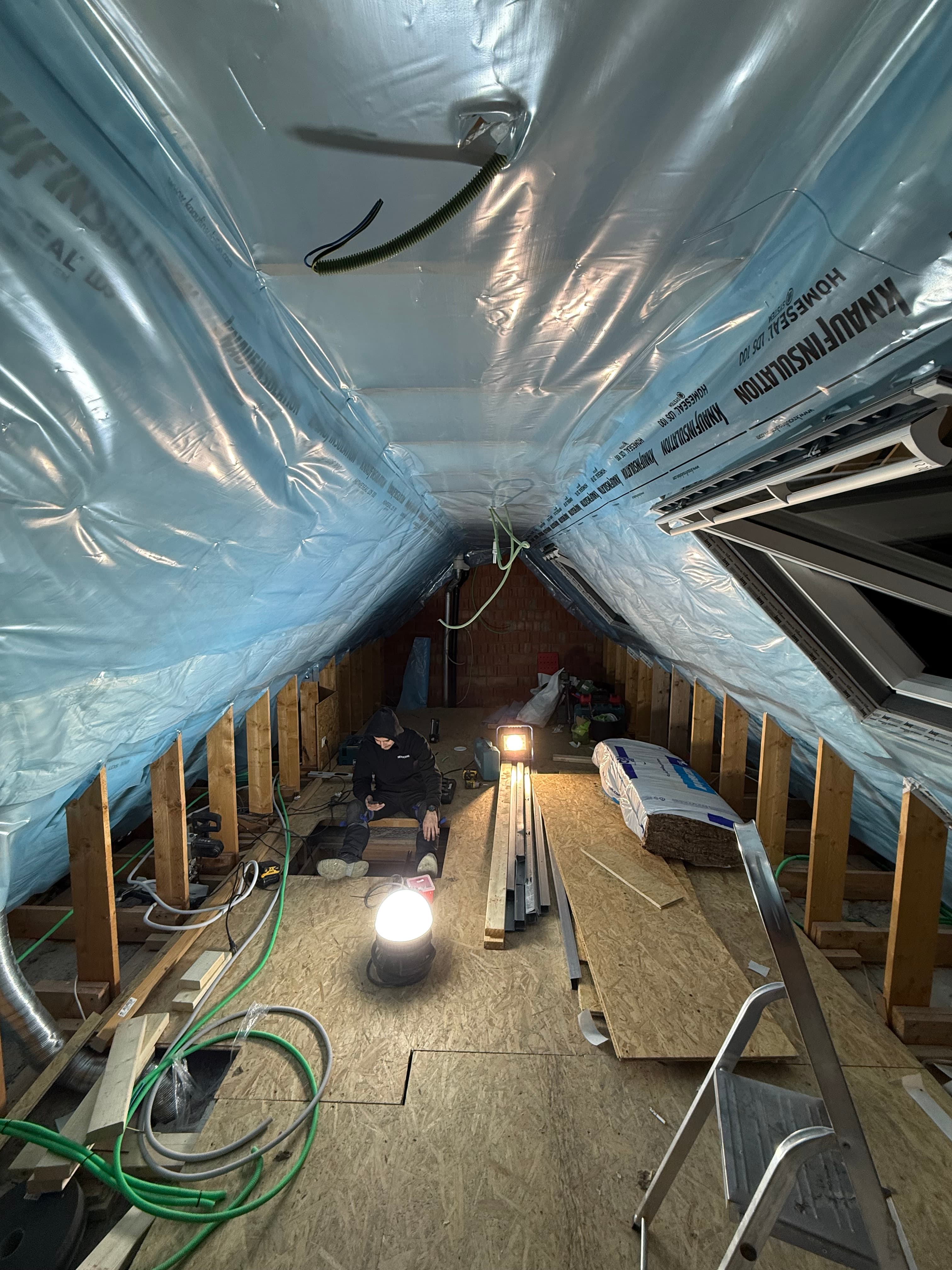 Vochtproblemen op zolder: oorzaken herkennen en correct aanpakken