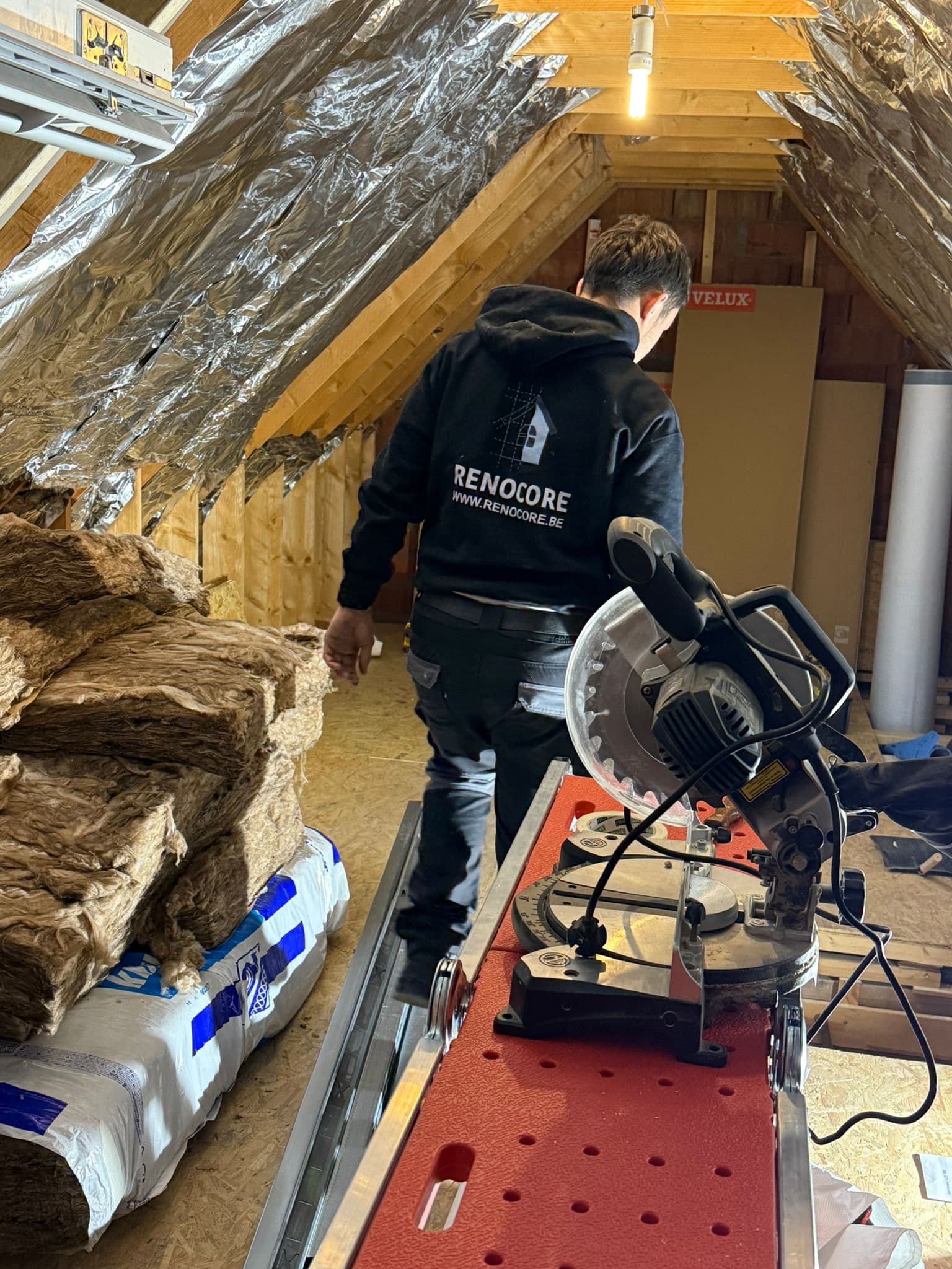 Zolder te warm in de zomer? Oorzaken en effectieve oplossingen